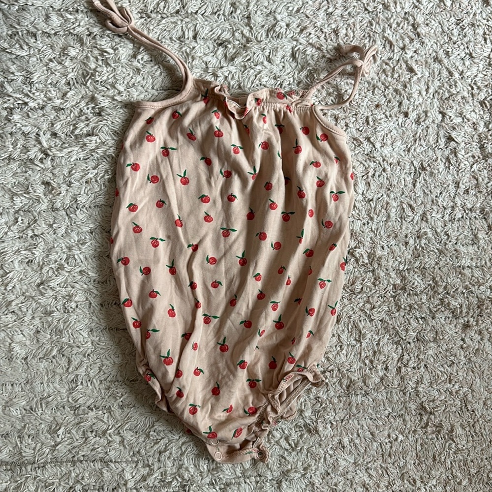 OEUF onesie